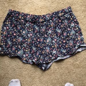 Floral elastic shorts w/ pockets!!